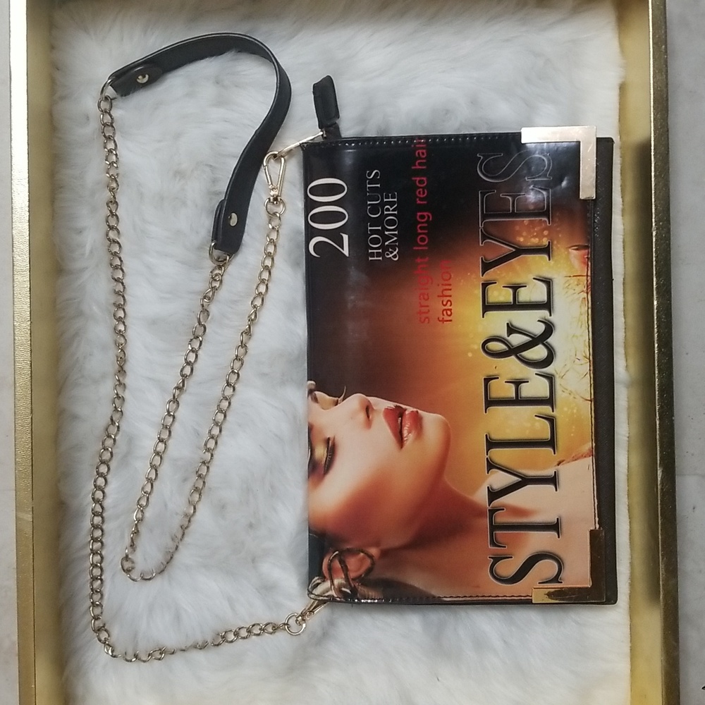 Crossbody purse with gold chain strap